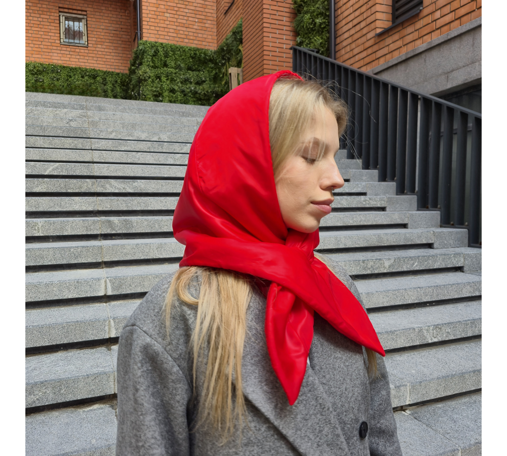 Hood scarf puffer. Warm quilted kerchief.