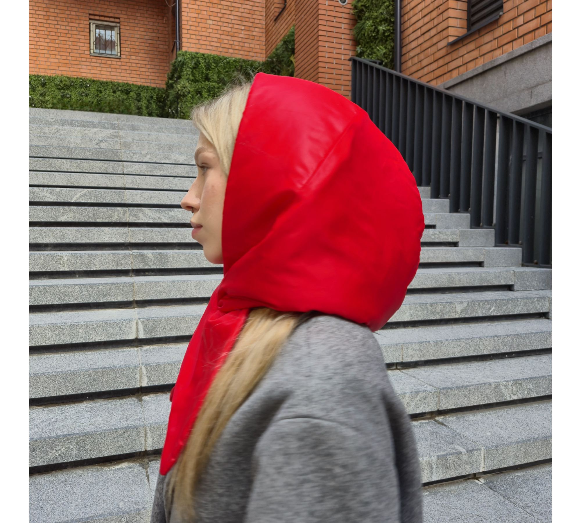 Hood scarf puffer. Warm quilted kerchief.