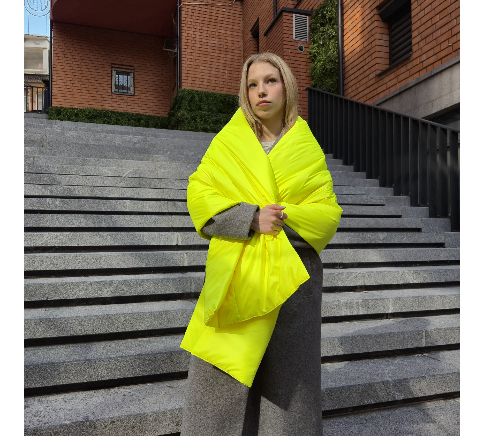 Puffer scarf with 2 pockets. Warm  trendy shawl. 