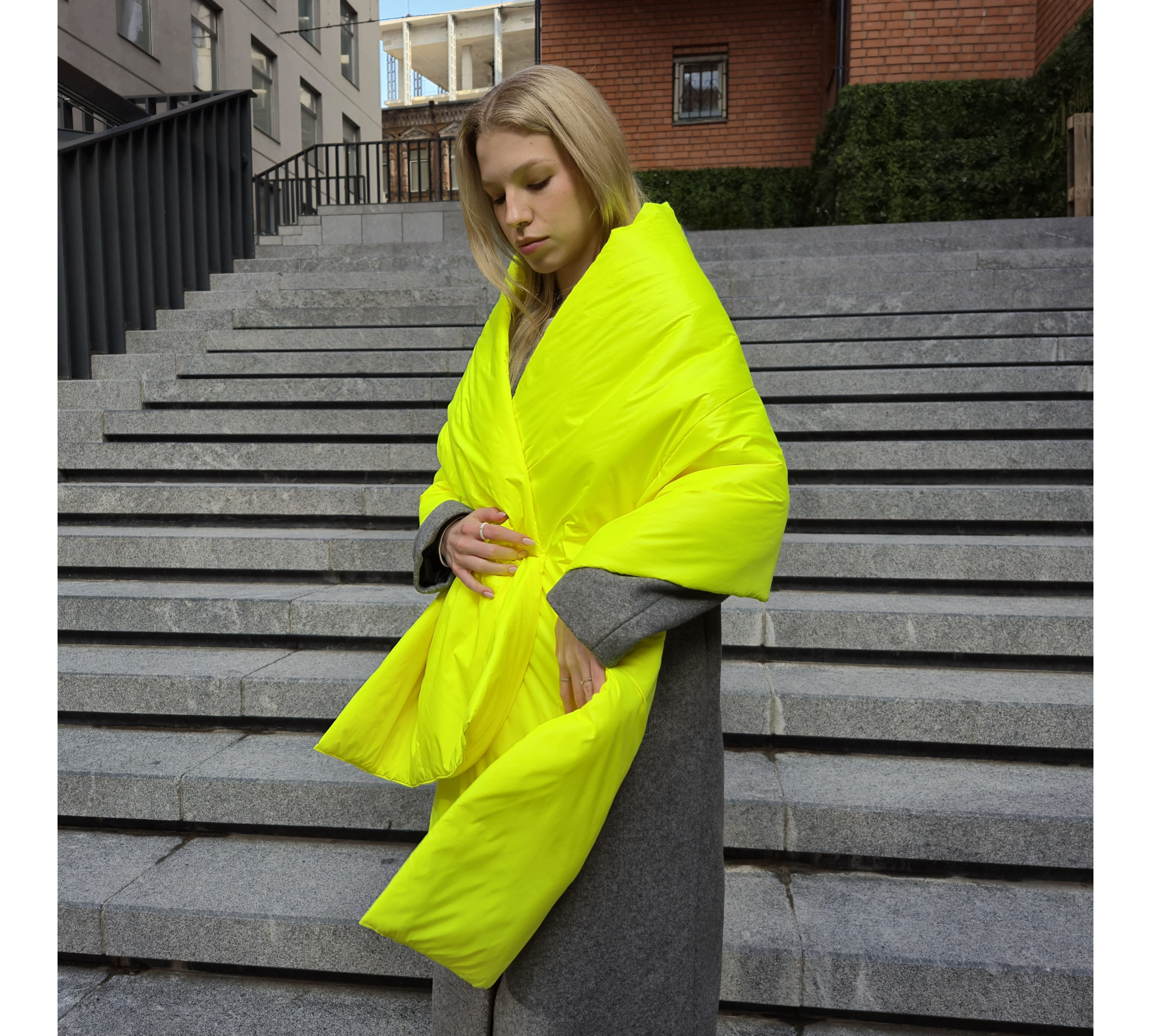 Puffer scarf with 2 pockets. Warm  trendy shawl. 