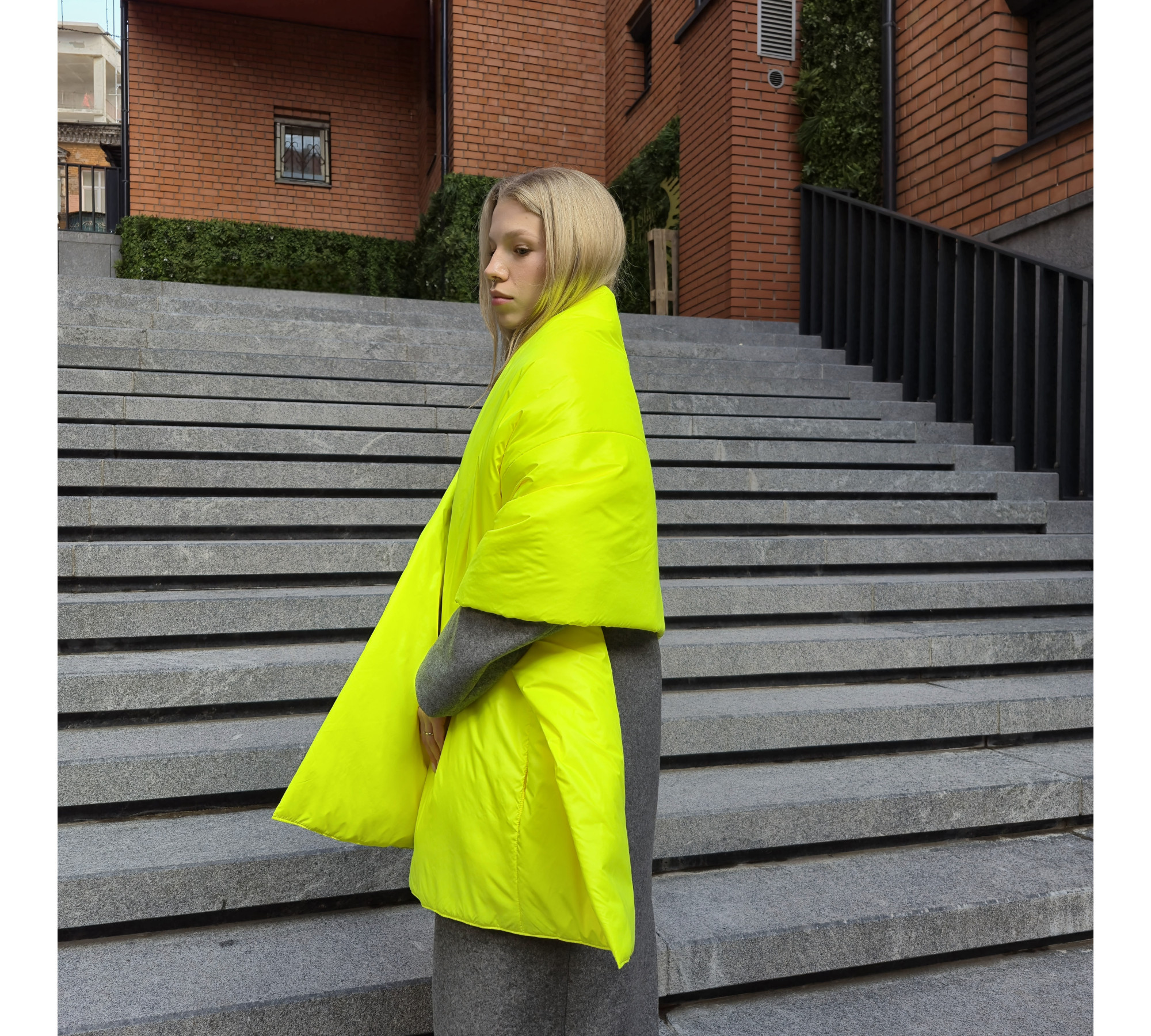 Puffer scarf with 2 pockets. Warm  trendy shawl. 