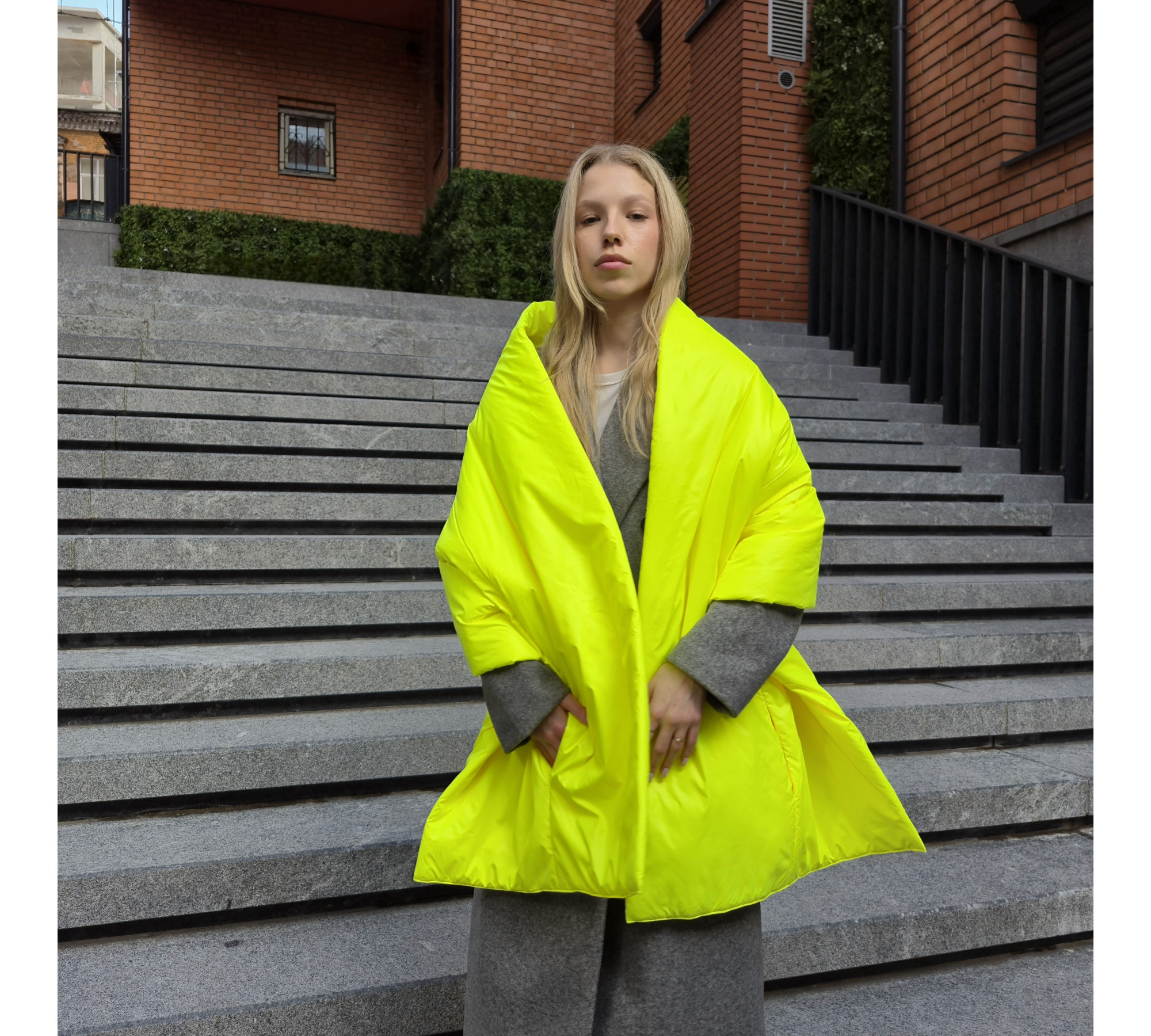 Puffer scarf with 2 pockets. Warm  trendy shawl. 