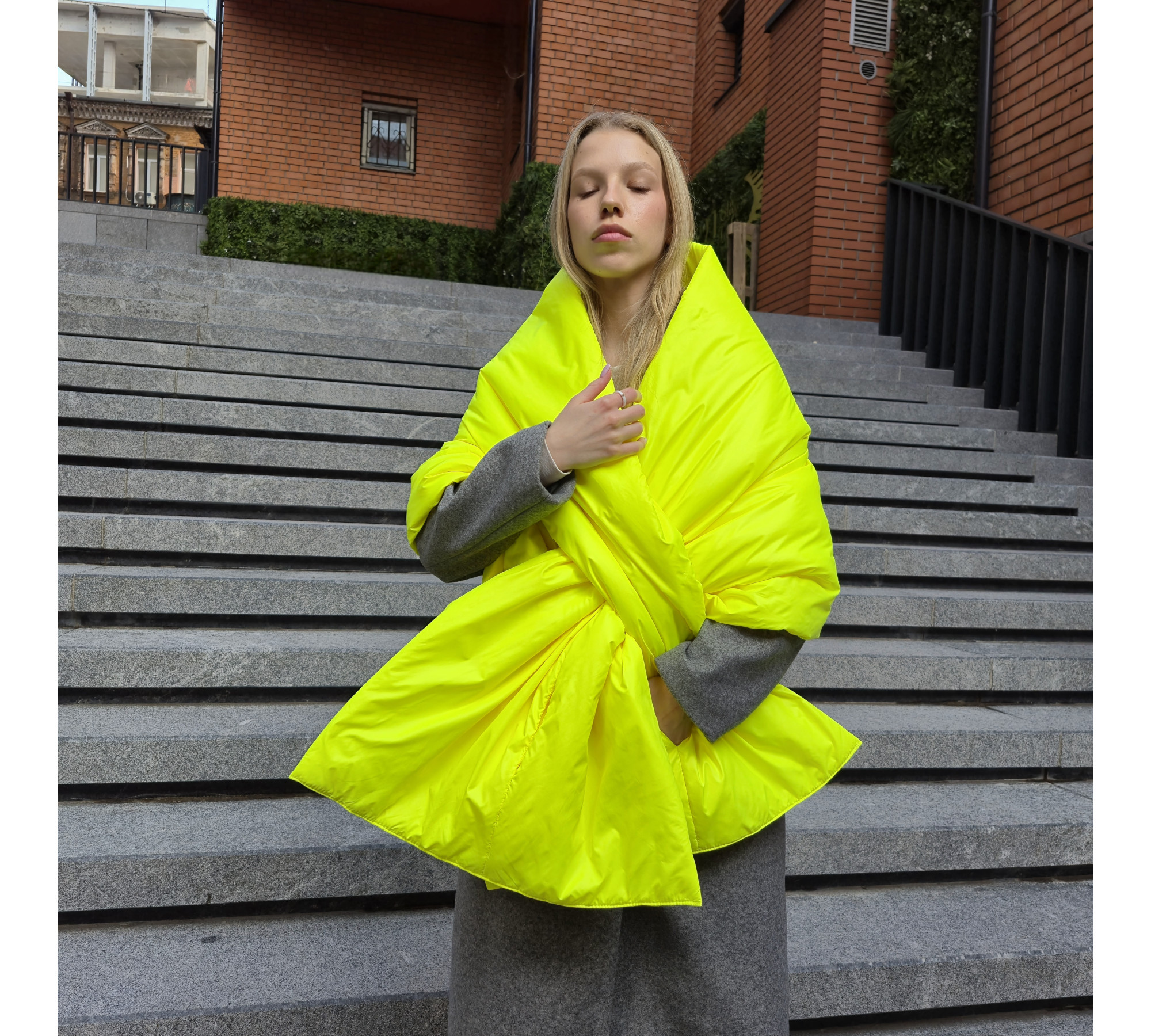 Puffer scarf with 2 pockets. Warm  trendy shawl. 