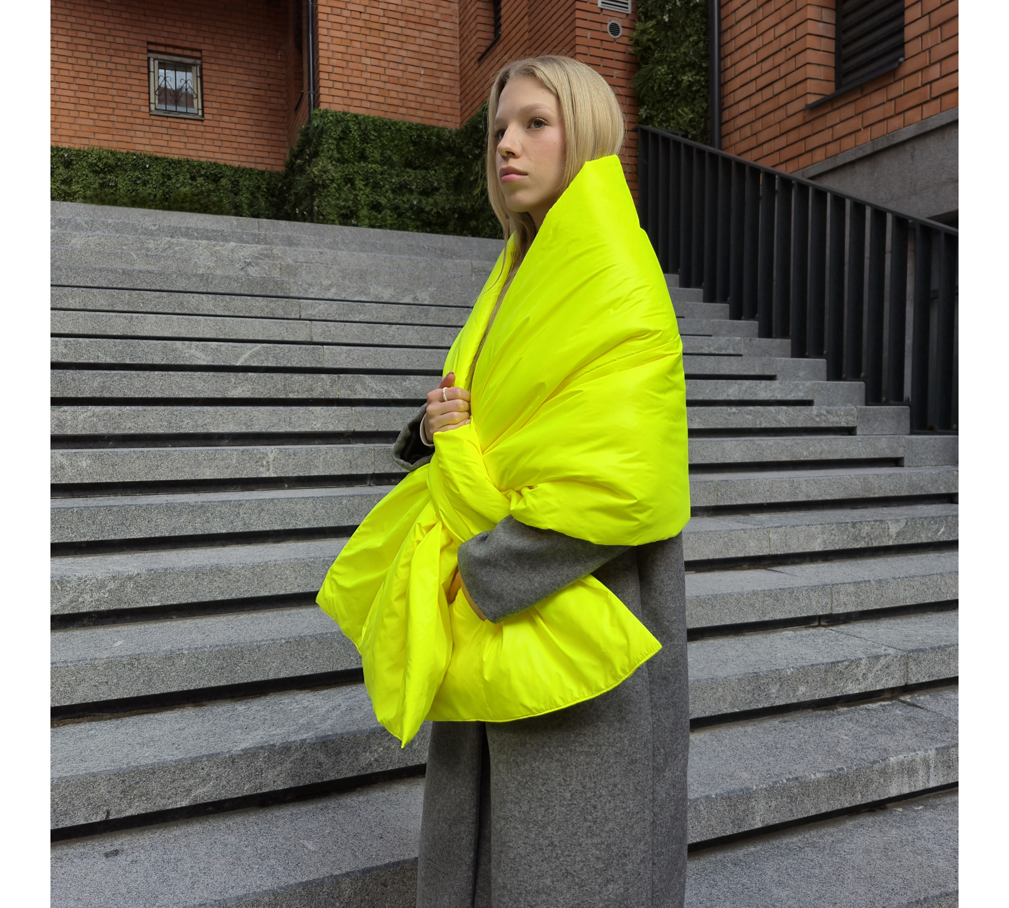 Puffer scarf with 2 pockets. Warm  trendy shawl. 