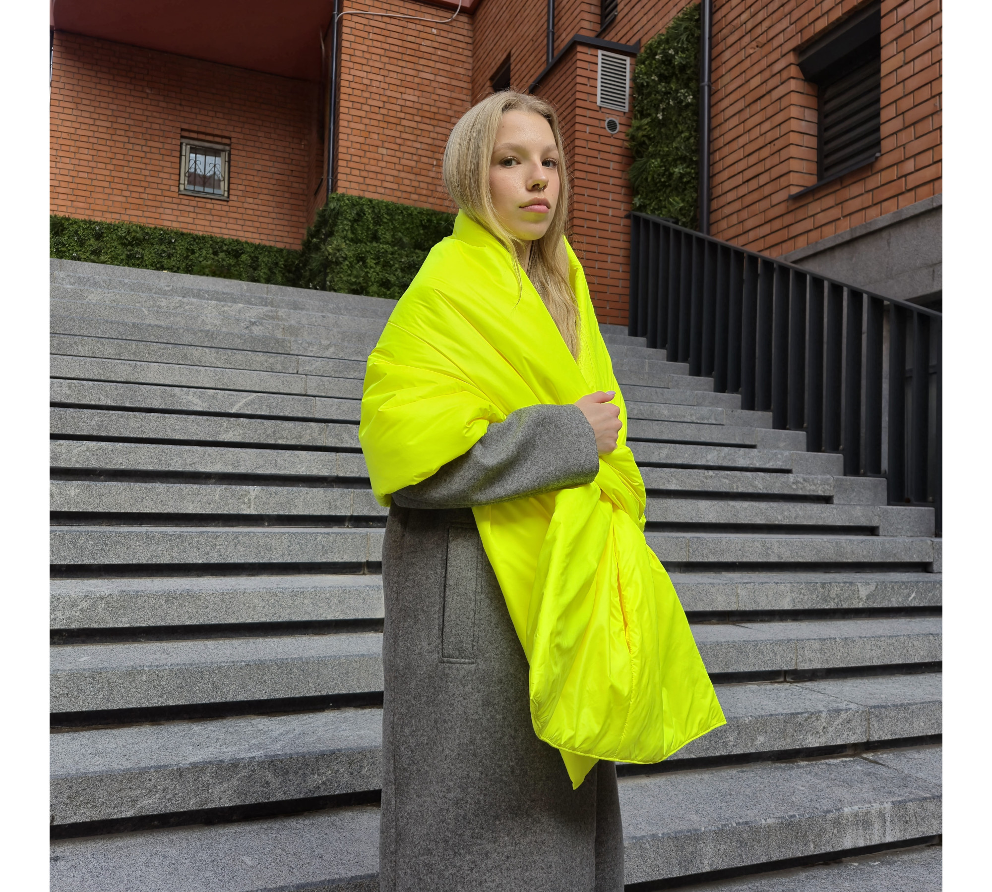 Puffer scarf with 2 pockets. Warm  trendy shawl. 