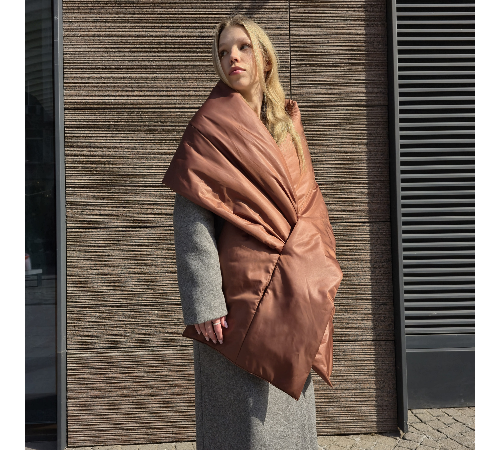 Puffer scarf with 2 pockets. Warm blanket-shawl