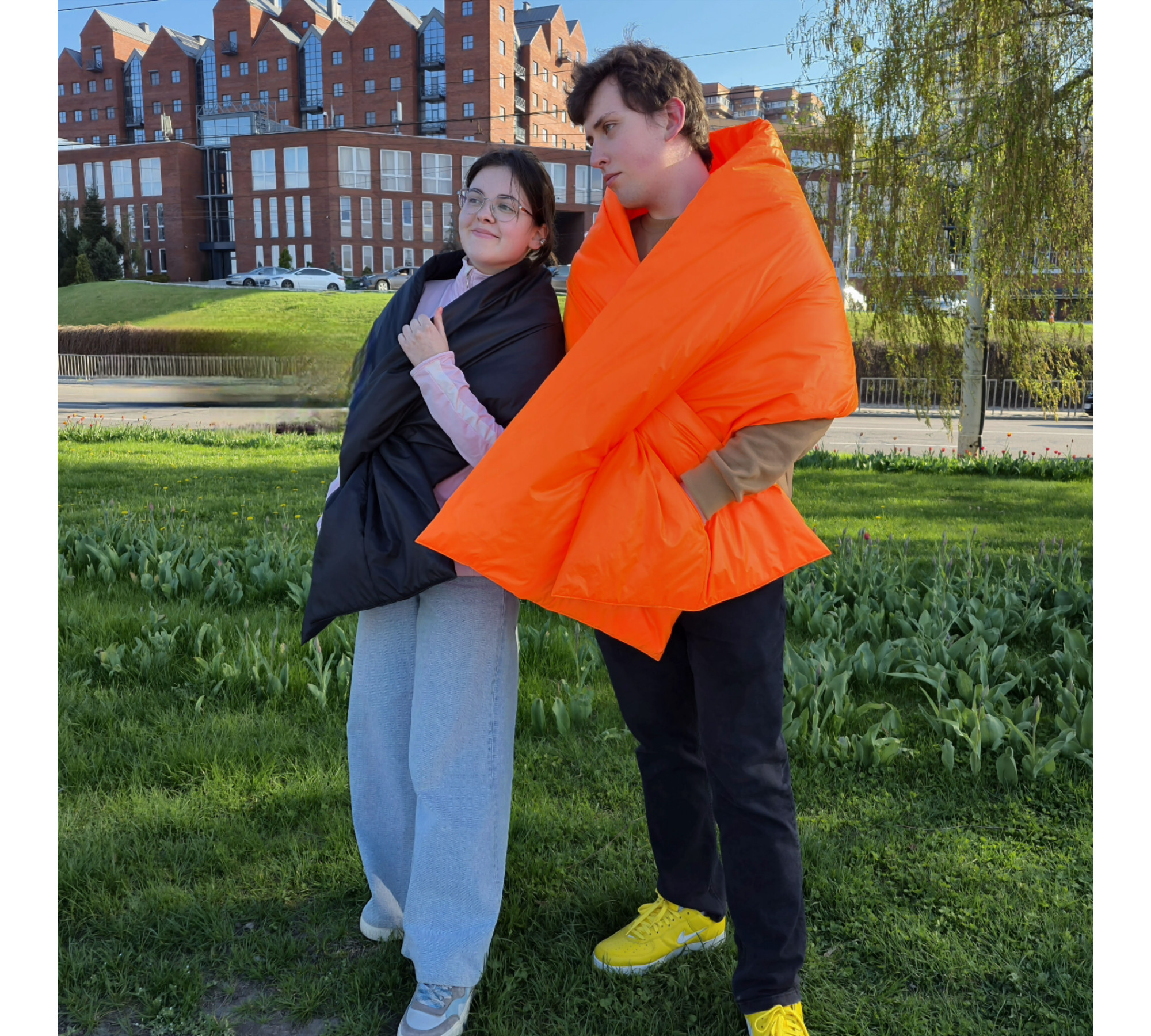 Puffer scarf with 2 pockets. Warm  trendy shawl. 