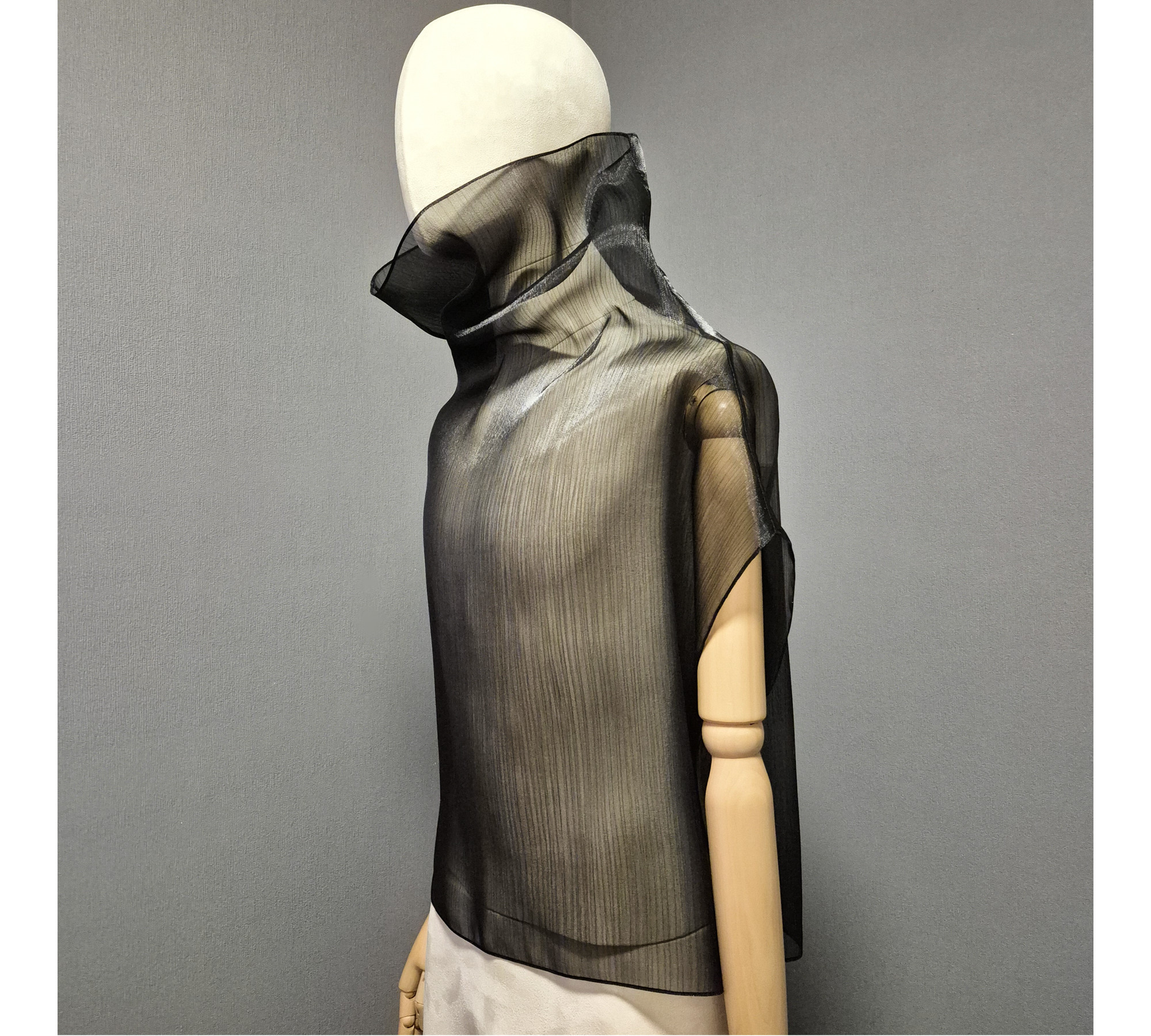 Men's sheer sleeveless high neck crinkled organza blouse