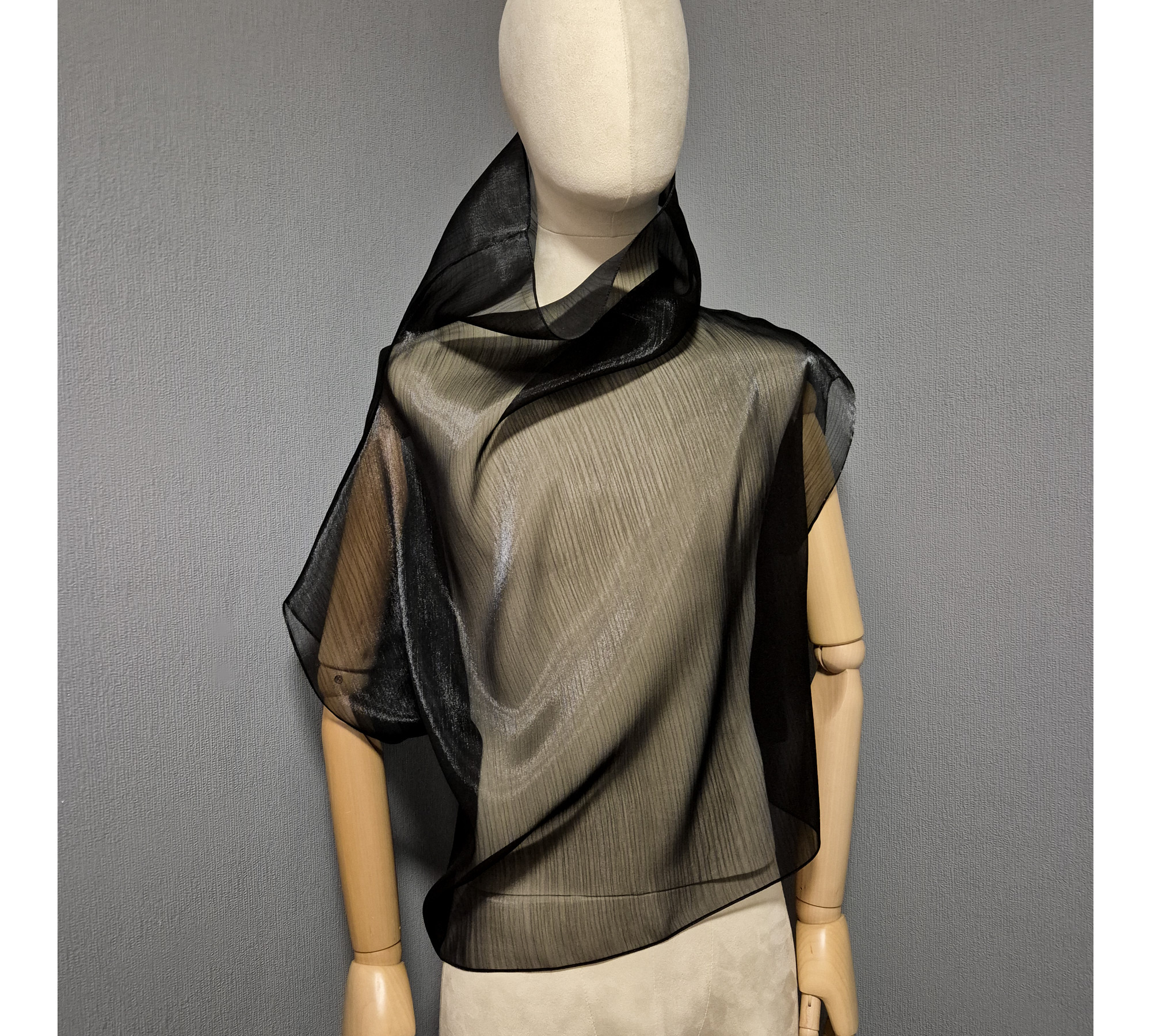Men's sheer sleeveless high neck crinkled organza blouse