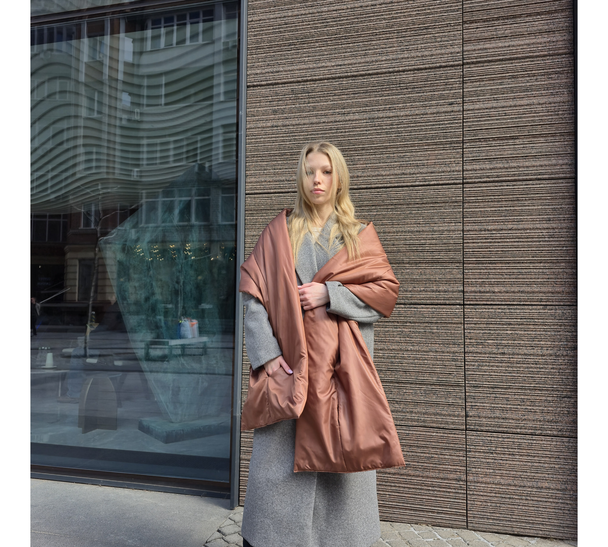 Puffer scarf with 2 pockets. Warm blanket-shawl