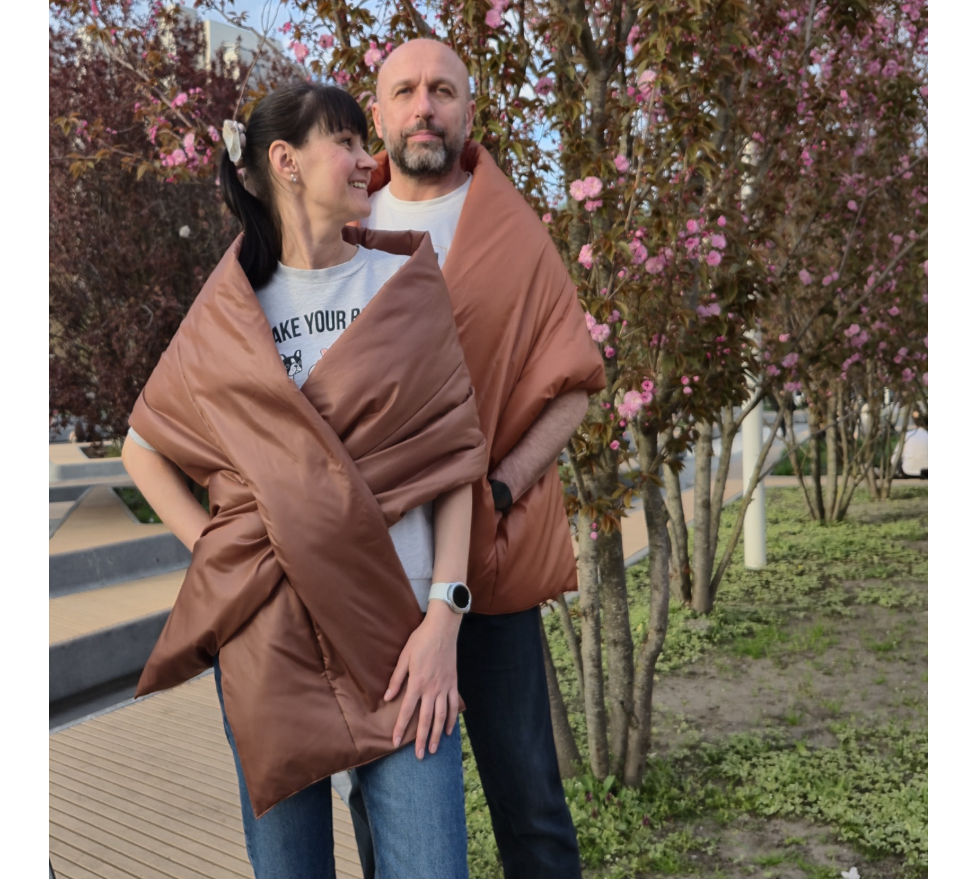 Puffer scarf with 2 pockets. Warm blanket-shawl