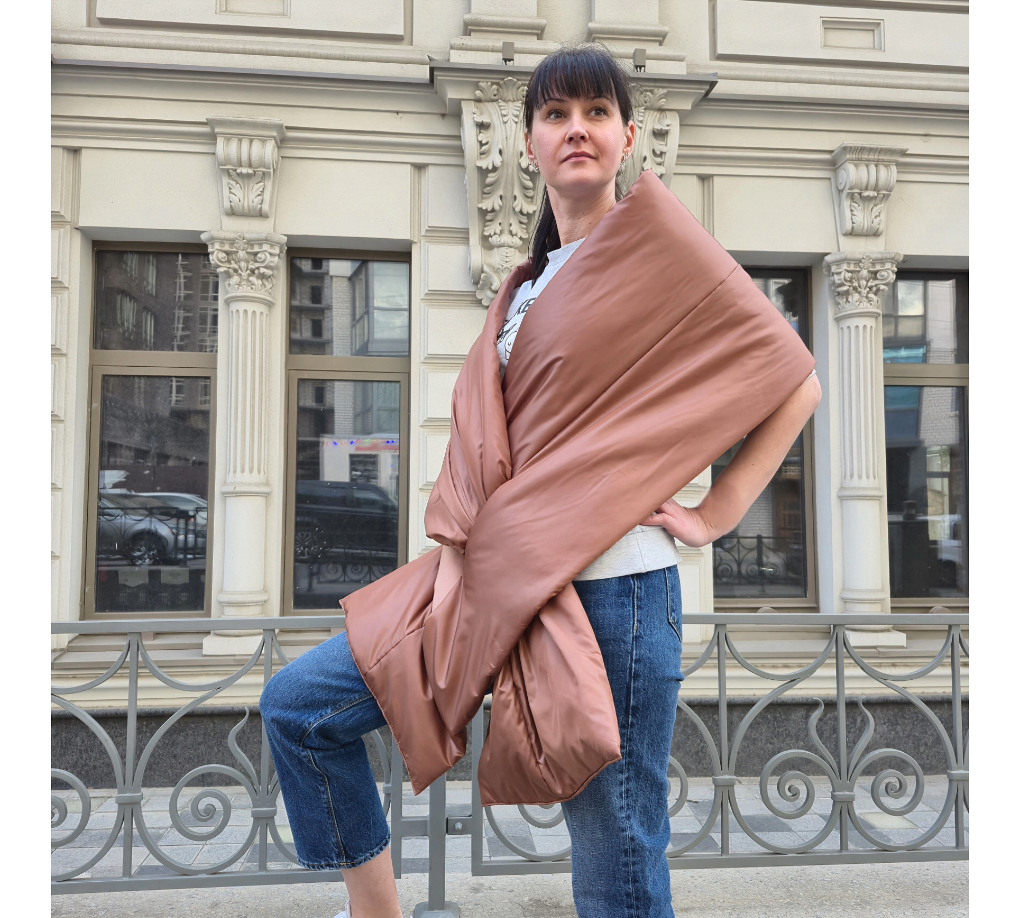 Puffer scarf with 2 pockets. Warm blanket-shawl