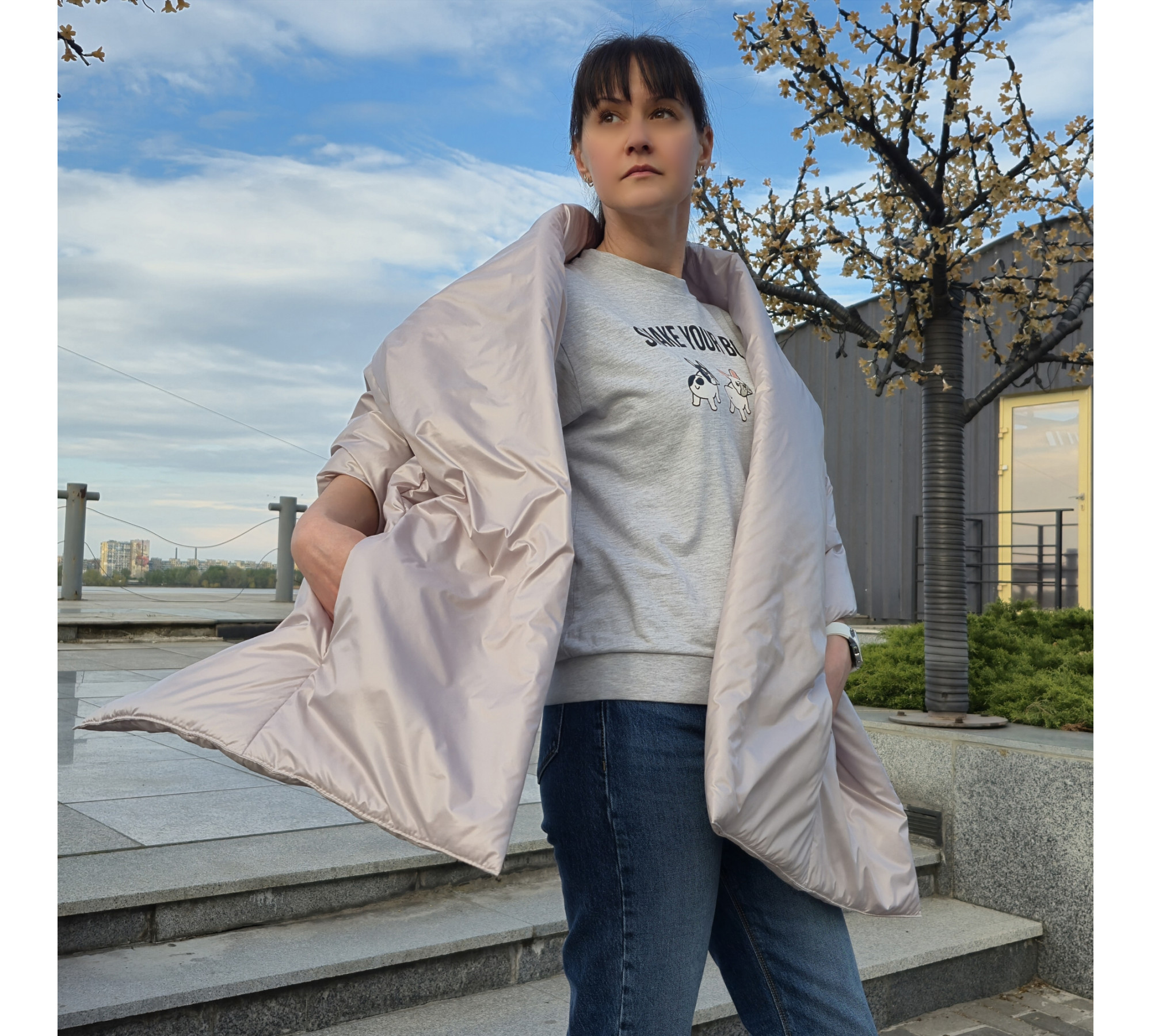 Puffer scarf with 2 pockets. Warm  trendy shawl. 